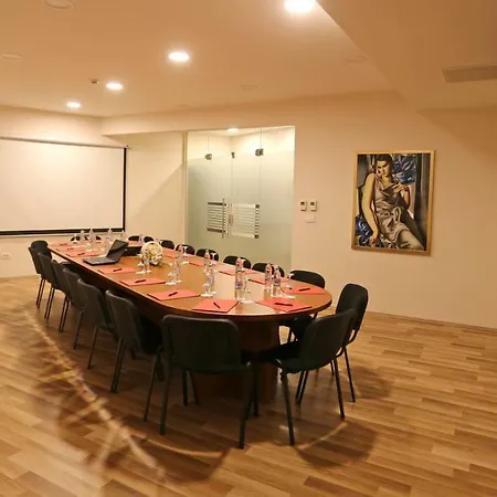 As Готель 3*